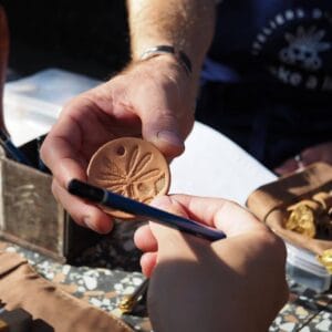 Atelier bracelet cuir team building à la réunion