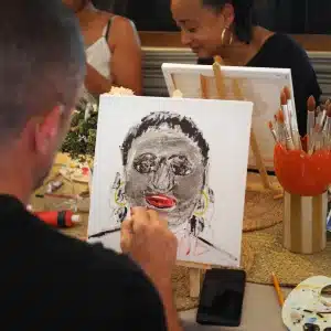 Peins ton plus un challenge peinture team building à la réunion