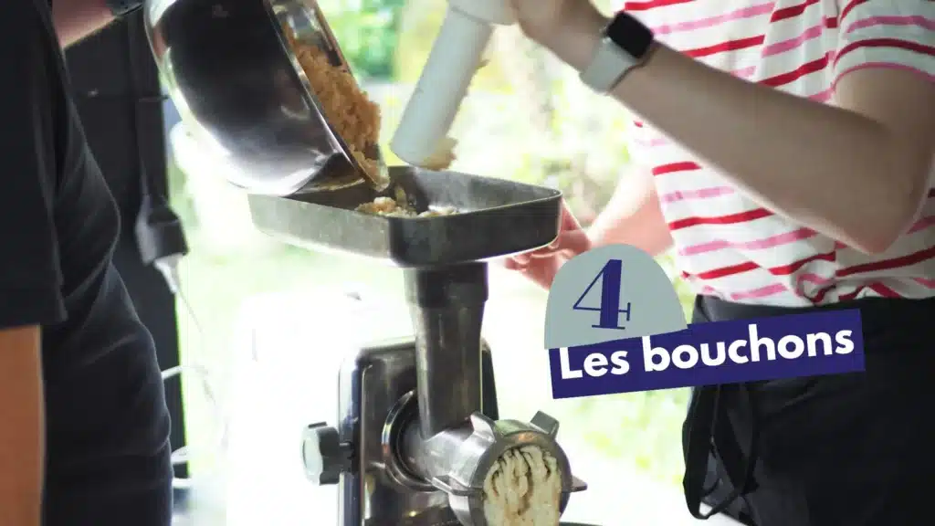 Bouchons réunionnais vapeur préparés en atelier de cuisine à La Réunion