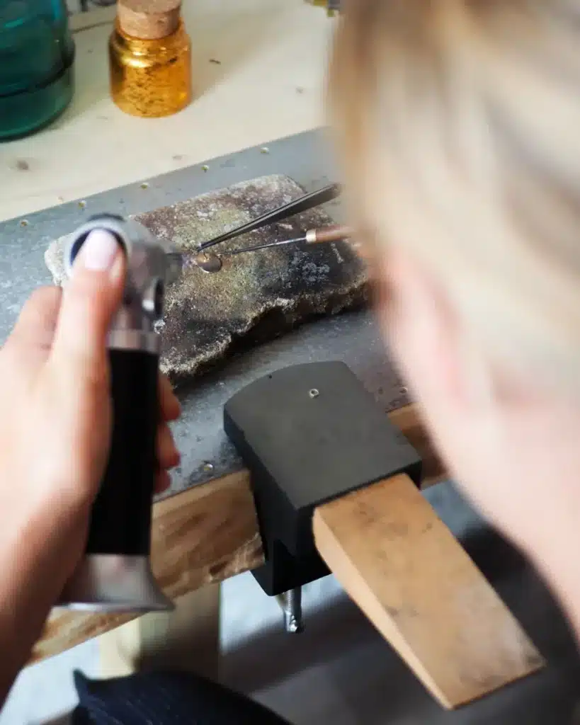 Atelier création de bijoux à La Réunion : boucles d'oreilles