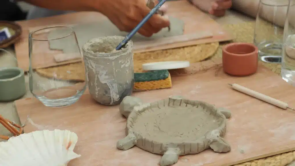 Atelier Team Building poterie : fabriquez de vos mains un vide-poche, vase...